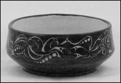 Sgarffito Bowl by Tyler Hannigan